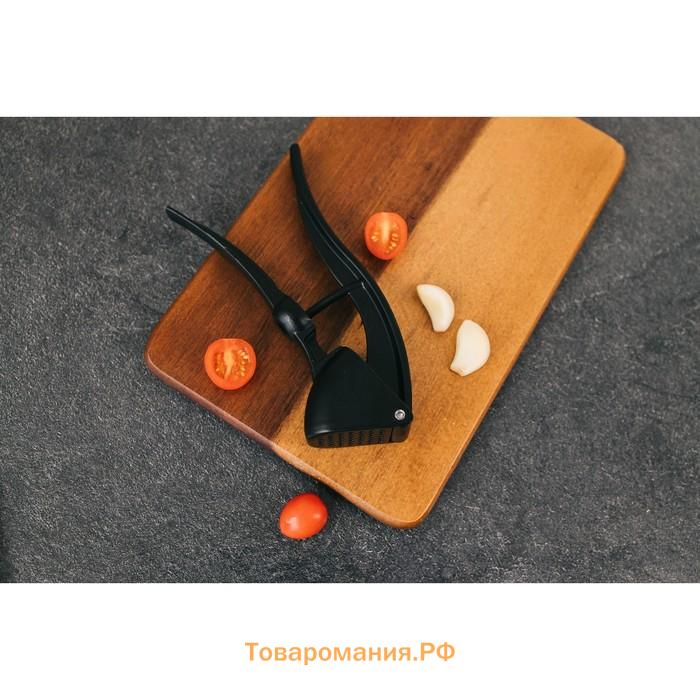 Пресс для чеснока Magistro Alum black, 18.5, с выталкивателем косточек, чёрный