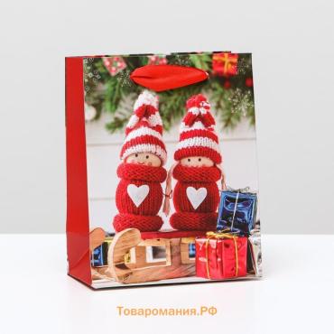 Пакет ламинированный «Сани с подарком», 11.5×14.5×6 см